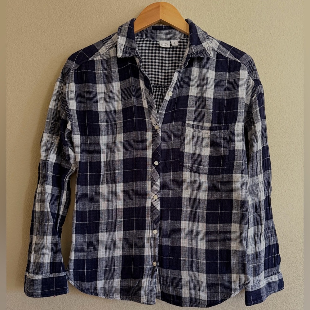 Nordstroms BP Navy and White Long Sleeve Plaid Shirt Small